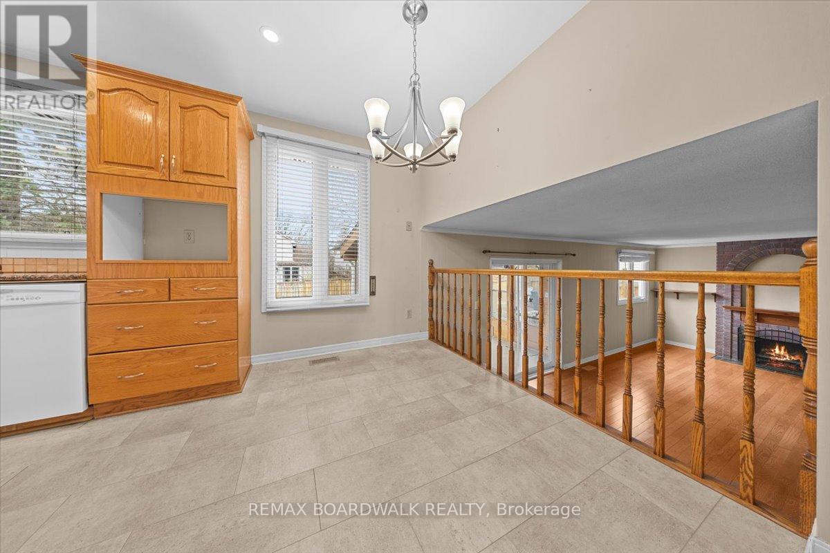 1195 St Jerome Crescent, Ottawa, Ontario  K1C 2A7 - Photo 10 - X13090030