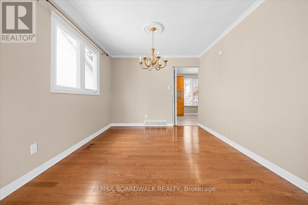 1195 St Jerome Crescent, Ottawa, Ontario  K1C 2A7 - Photo 15 - X13090030
