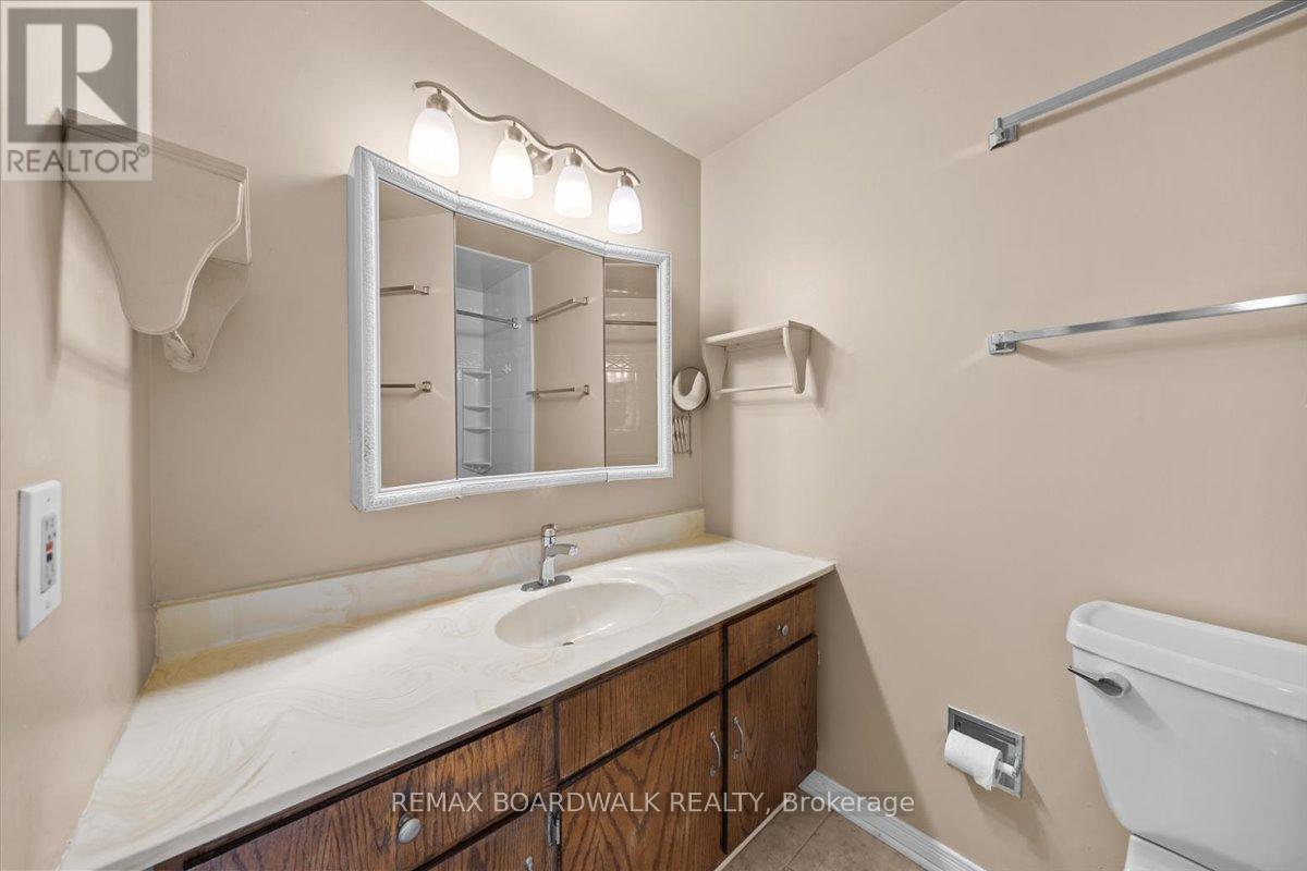 1195 St Jerome Crescent, Ottawa, Ontario  K1C 2A7 - Photo 27 - X13090030