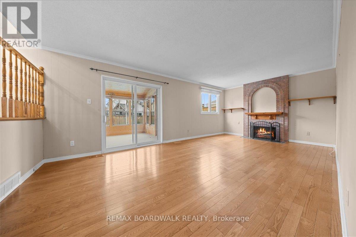 1195 St Jerome Crescent, Ottawa, Ontario  K1C 2A7 - Photo 6 - X13090030