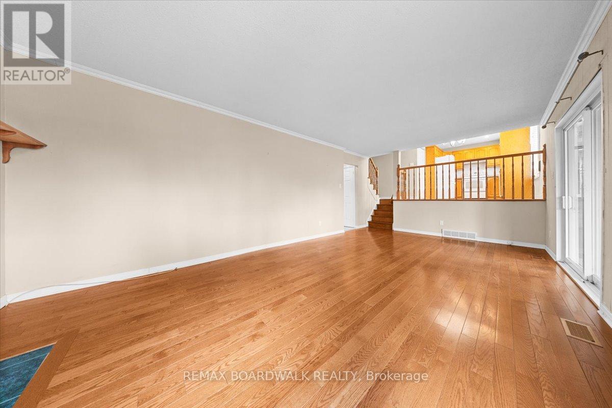 1195 St Jerome Crescent, Ottawa, Ontario  K1C 2A7 - Photo 8 - X13090030