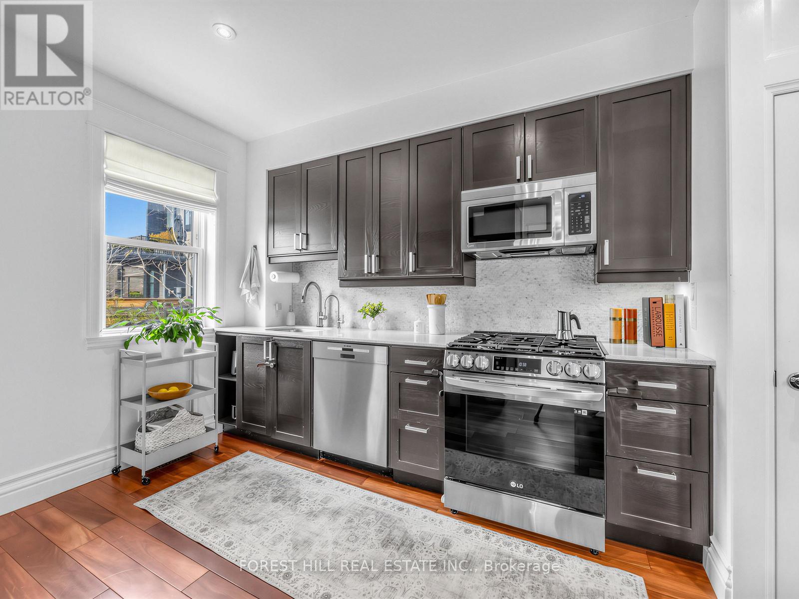 94 Somerset Avenue, Toronto, Ontario  M6H 2R4 - Photo 10 - C13084146