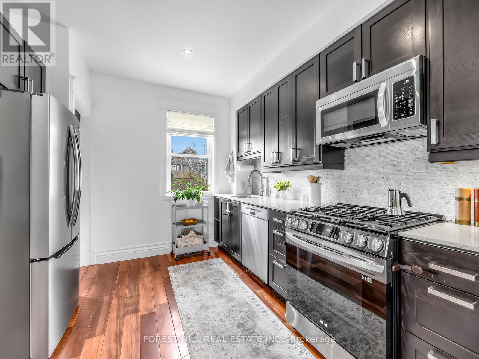 94 Somerset Avenue, Toronto, Ontario  M6H 2R4 - Photo 9 - C13084146