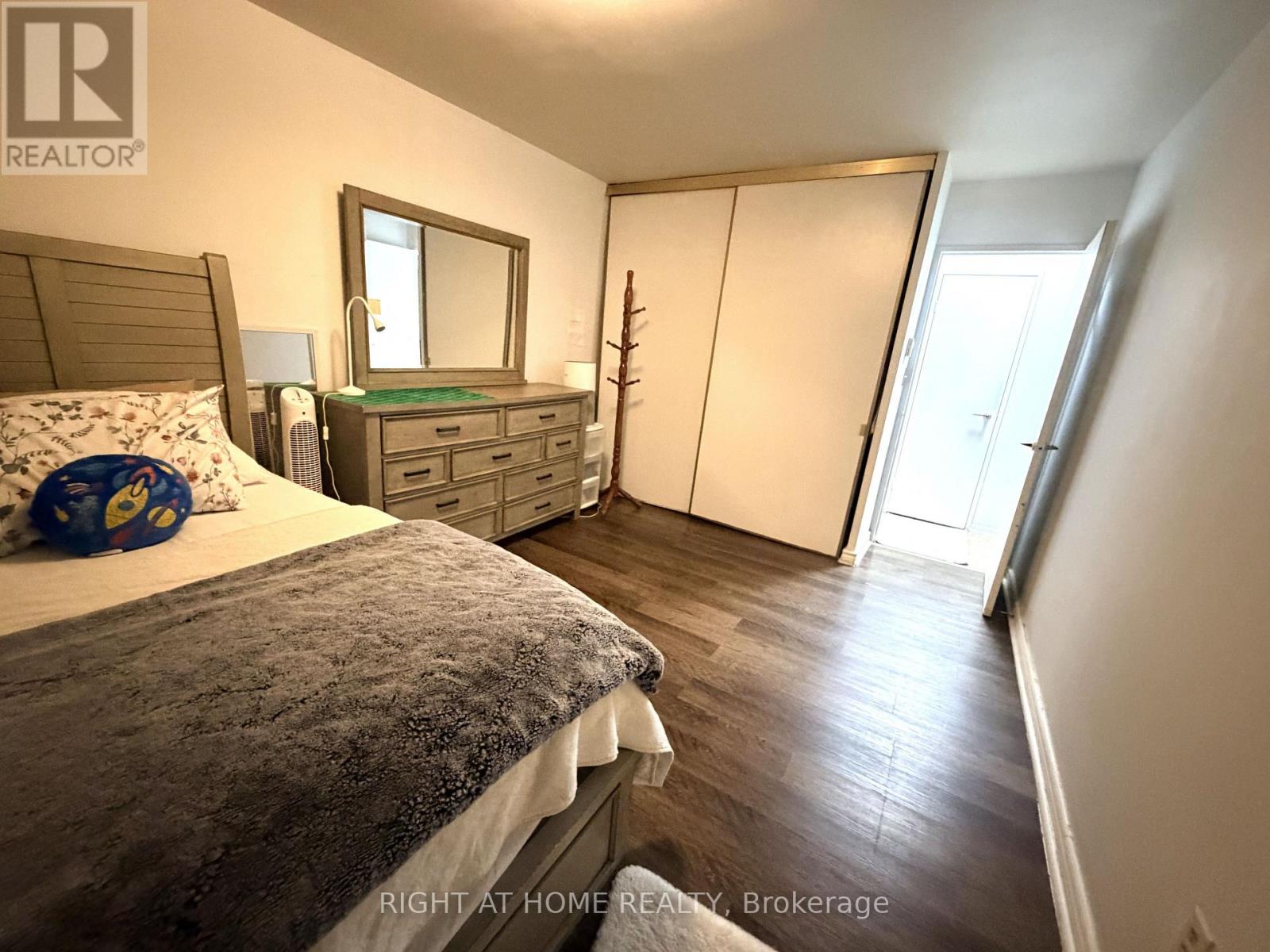 106 - 5 Massey Square, Toronto, Ontario  M4C 5L6 - Photo 8 - E13075264
