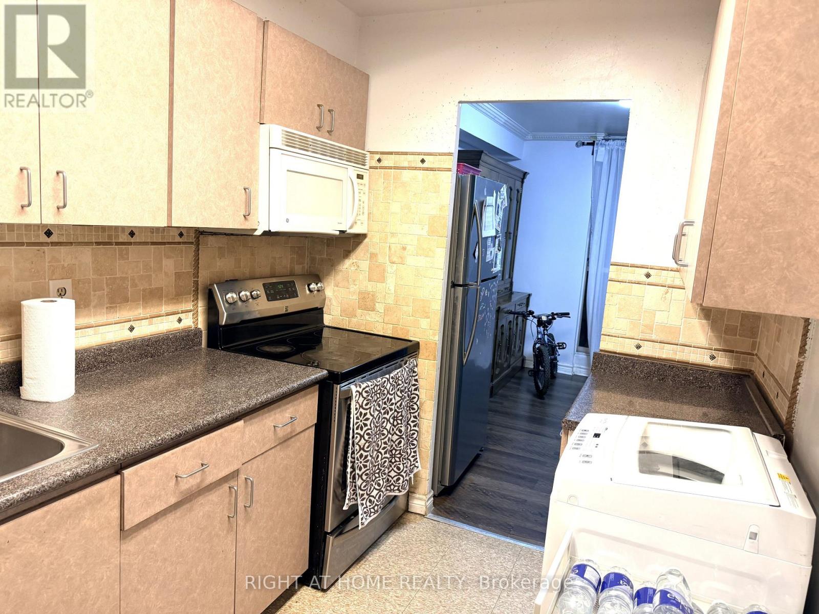 106 - 5 Massey Square, Toronto, Ontario  M4C 5L6 - Photo 9 - E13075264