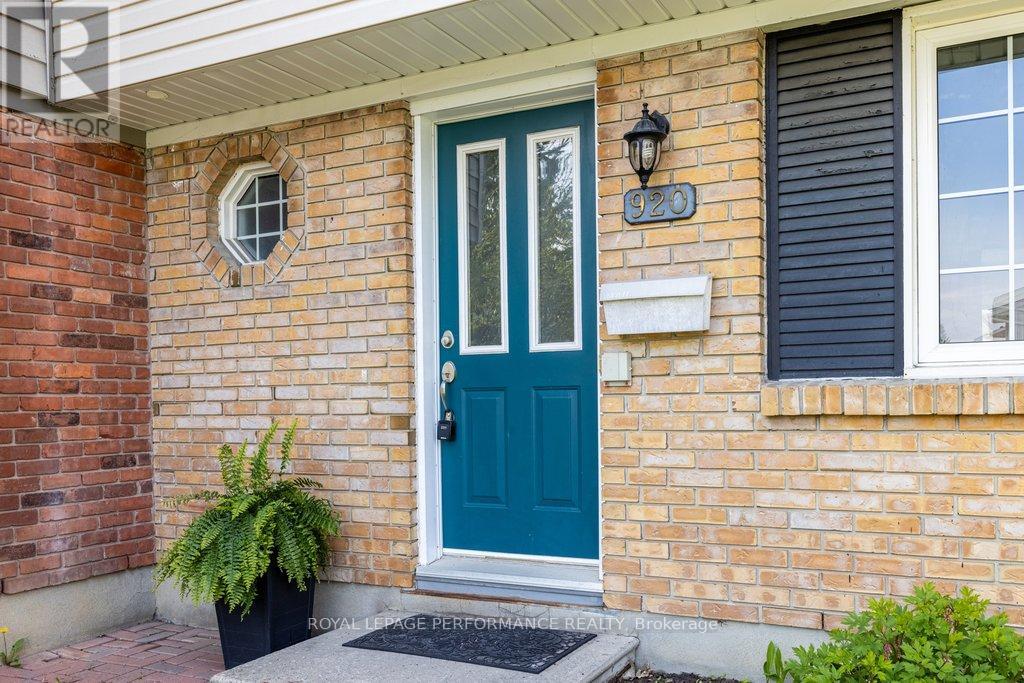 920 Walkley Road, Ottawa, Ontario  K1V 6R5 - Photo 4 - X12902486