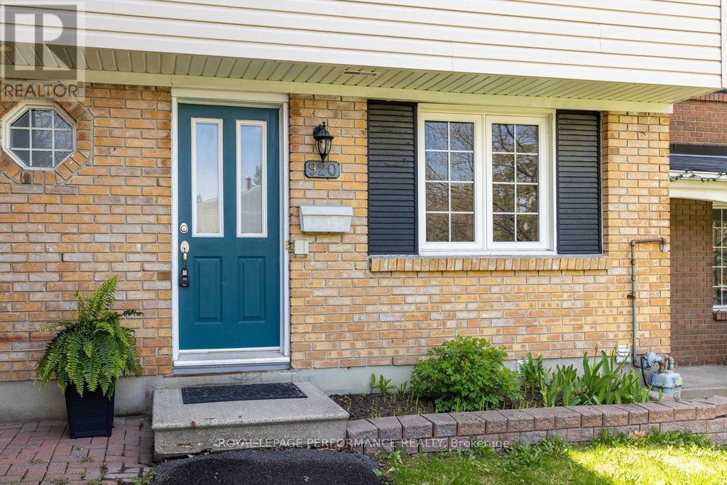 920 Walkley Road, Ottawa, Ontario  K1V 6R5 - Photo 5 - X12902486