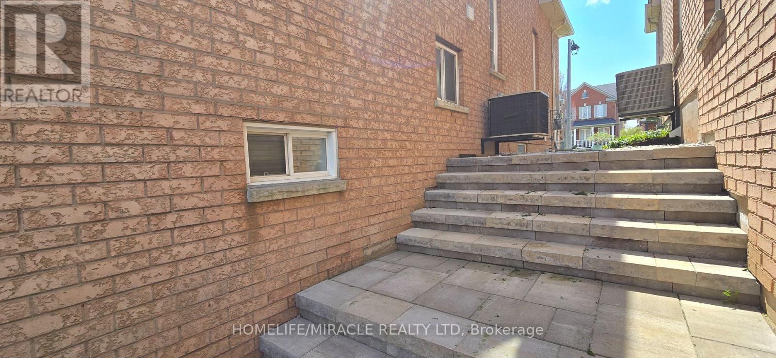 2343 Falling Green Drive, Oakville, Ontario  L6M 5A7 - Photo 48 - W12989480
