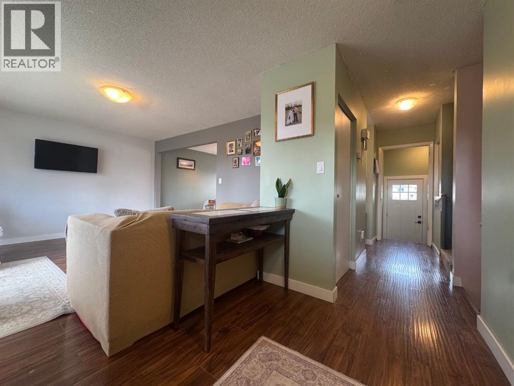 5718 Marler Drive, Camrose, Alberta  T4V 2S8 - Photo 2 - A2307102
