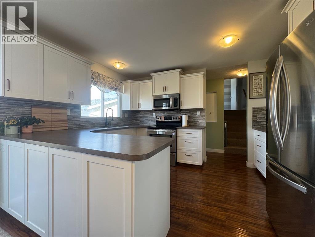 5718 Marler Drive, Camrose, Alberta  T4V 2S8 - Photo 9 - A2307102
