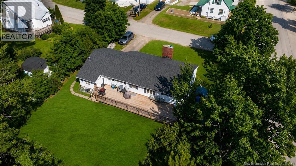 101 Douglas Avenue, Woodstock, New Brunswick  E7M 5Z8 - Photo 1 - NB135421
