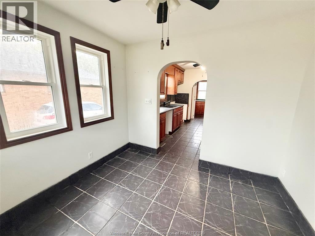 23 Marlborough Street East, Leamington, Ontario  N8H 1W5 - Photo 11 - 26010222