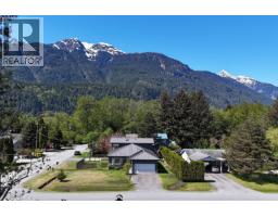 41613 COTTONWOOD ROAD, Squamish, British Columbia