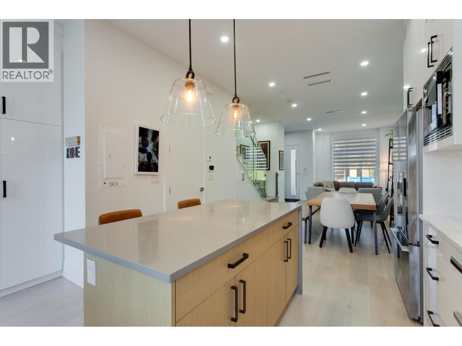 2868 E 49th Avenue, Vancouver, British Columbia  V5S 1K6 - Photo 4 - R3120015