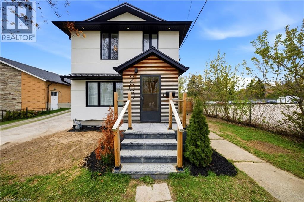 200 Madison Avenue S, Kitchener, Ontario  N2G 3M8 - Photo 3 - 40826727