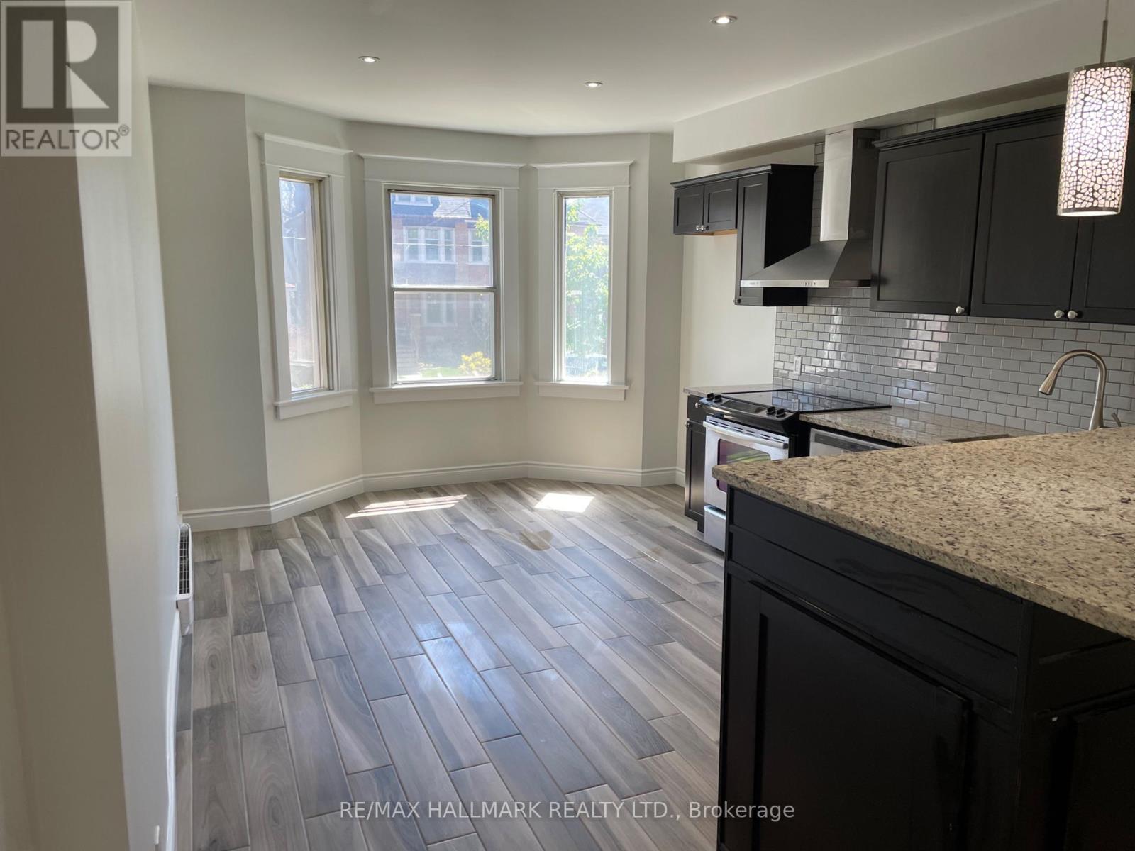 Main - 14 Rosemount Avenue, Toronto, Ontario  M6H 2M1 - Photo 3 - C13090100