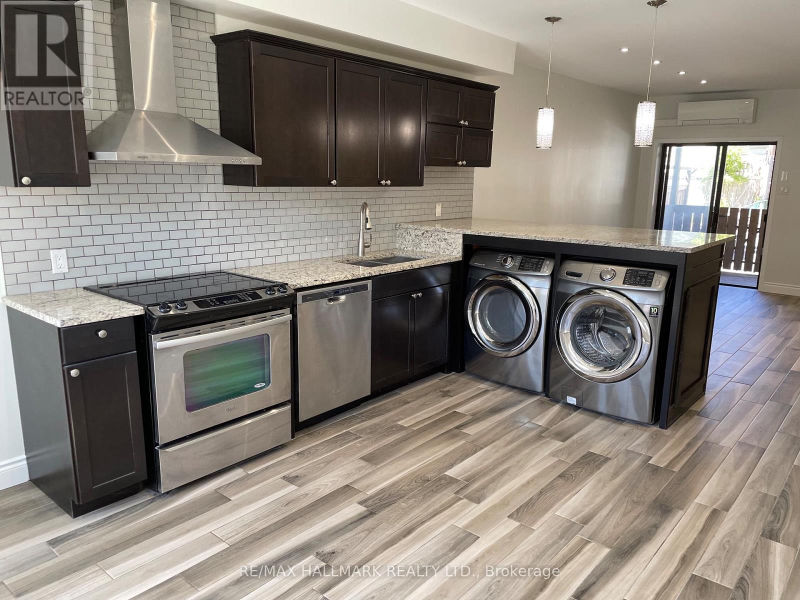 Main - 14 Rosemount Avenue, Toronto, Ontario  M6H 2M1 - Photo 5 - C13090100