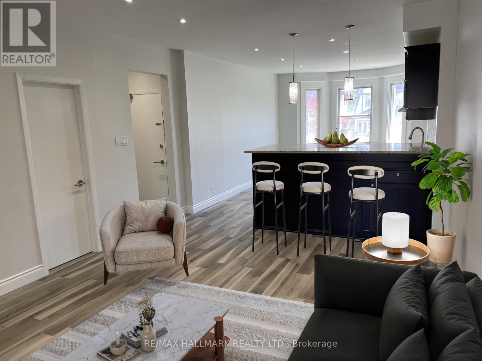 Main - 14 Rosemount Avenue, Toronto, Ontario  M6H 2M1 - Photo 8 - C13090100
