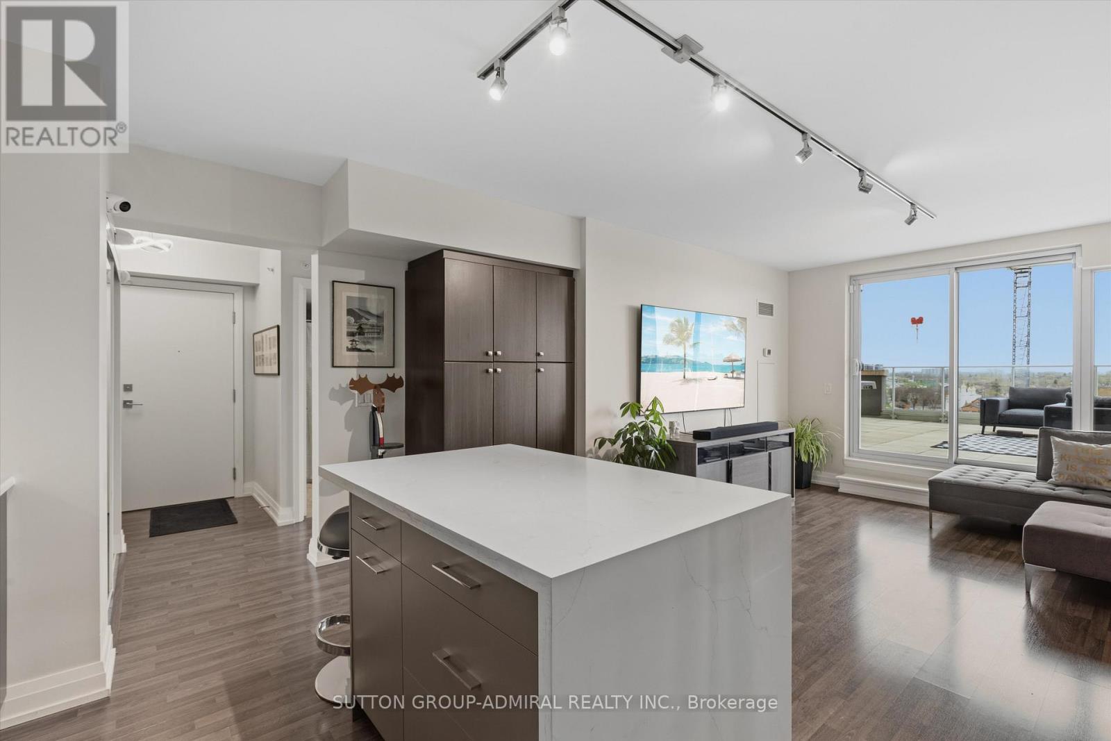 703e - 555 Wilson Avenue, Toronto, Ontario  M3H 0C4 - Photo 4 - C13059348