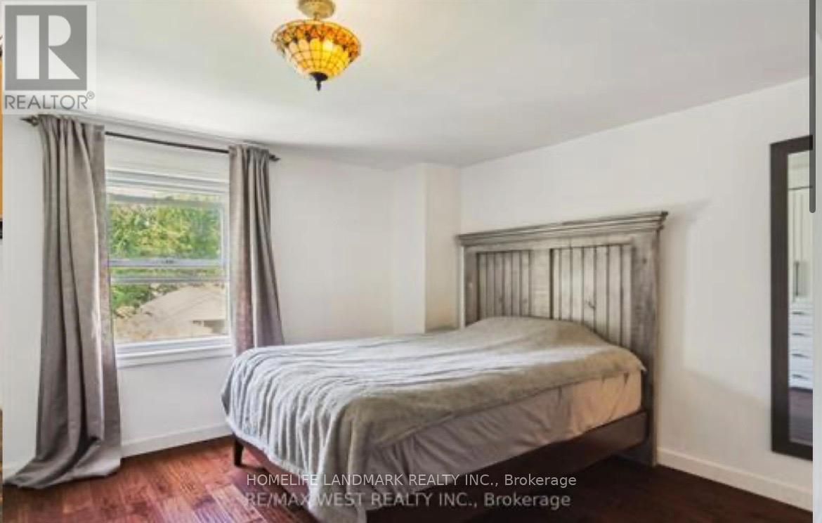 68 Hastings Avenue, Toronto, Ontario  M4L 2L2 - Photo 8 - E13089992