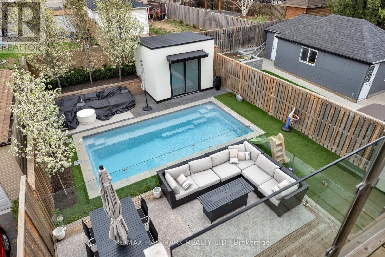 53 Northbrook Road, Toronto, Ontario  M4J 4G2 - Photo 23 - E13090032