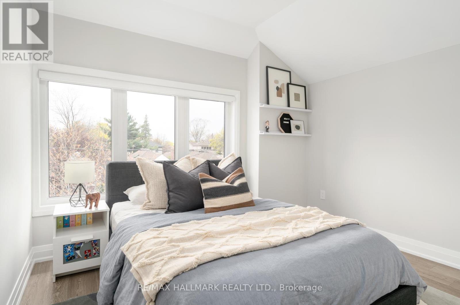 53 Northbrook Road, Toronto, Ontario  M4J 4G2 - Photo 25 - E13090032