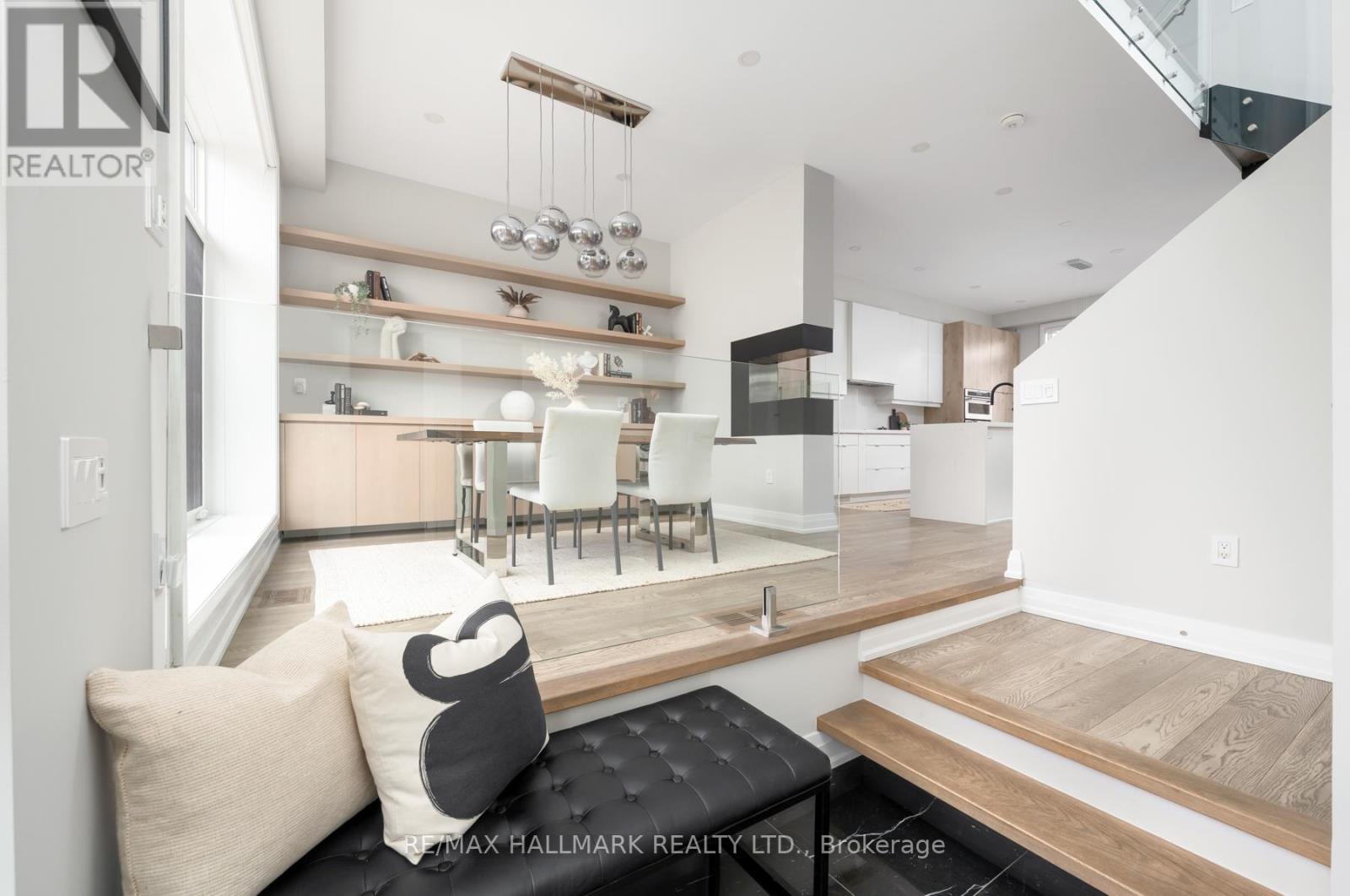 53 Northbrook Road, Toronto, Ontario  M4J 4G2 - Photo 5 - E13090032