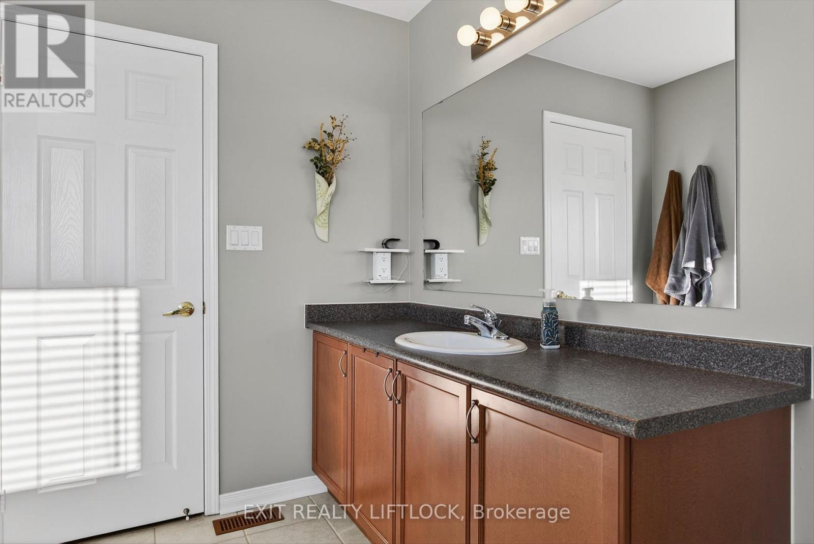 1403 Ireland Drive, Peterborough, Ontario  K9K 0A7 - Photo 13 - X12753516