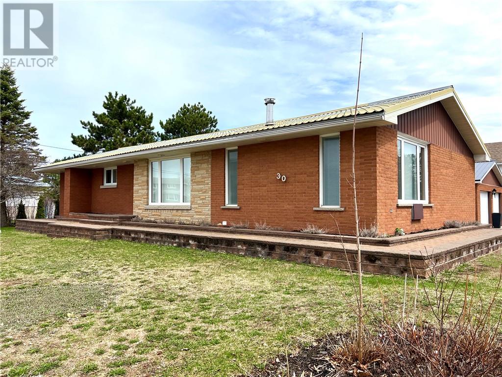 30 Church Street, Sturgeon Falls, Ontario  P2B 1G2 - Photo 4 - 2126654