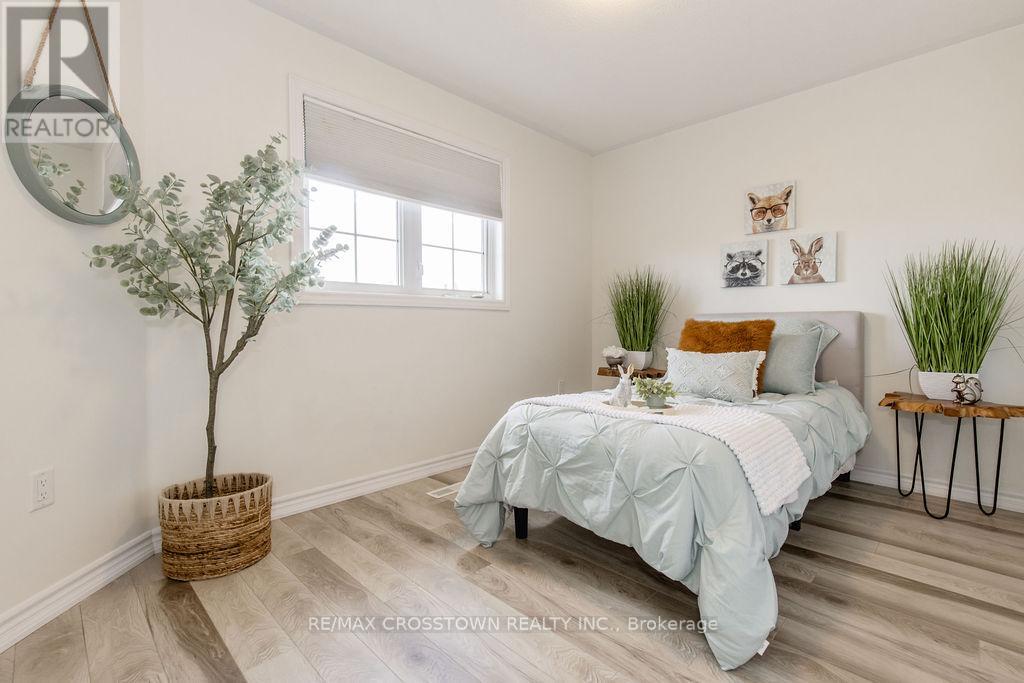 18 Stoneybrook Crescent, Barrie (Ardagh), Ontario  L4N 0A5 - Photo 27 - S13089984