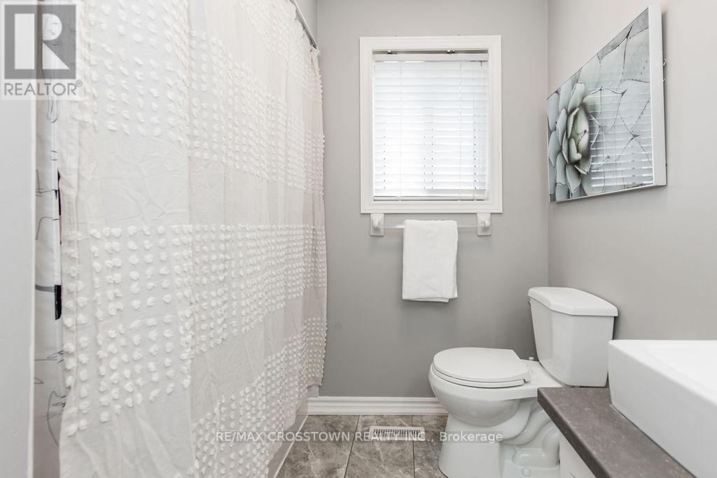 18 Stoneybrook Crescent, Barrie (Ardagh), Ontario  L4N 0A5 - Photo 33 - S13089984