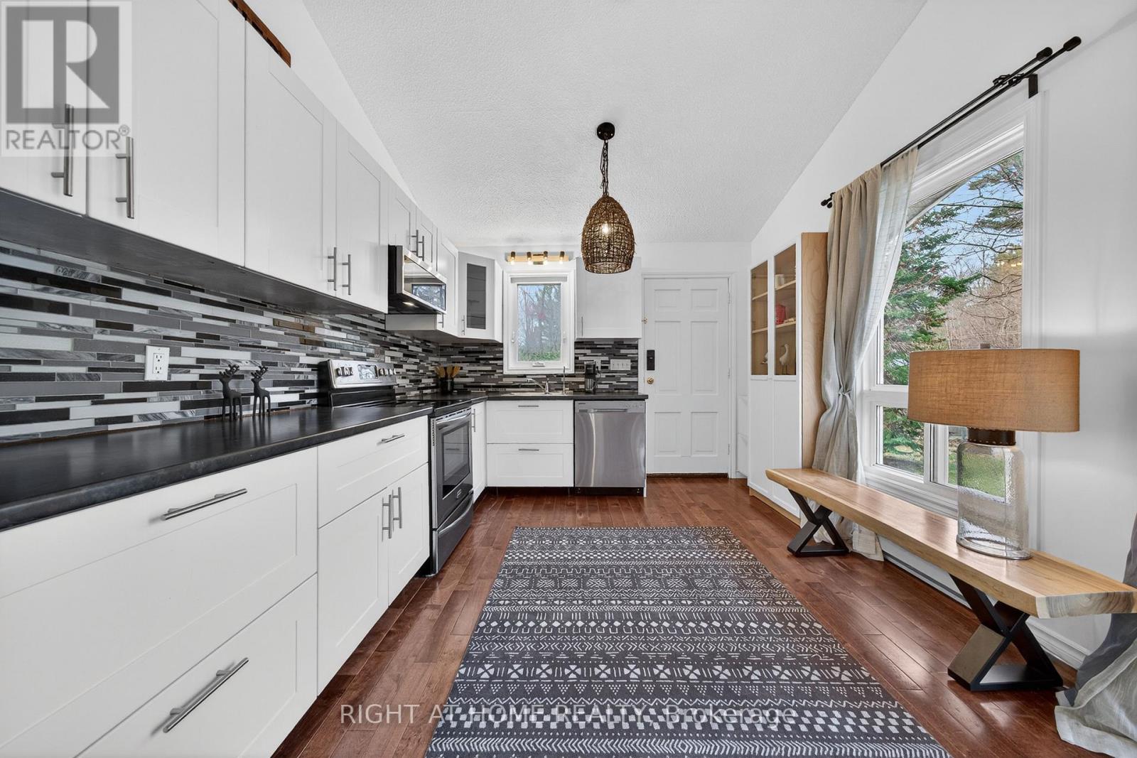 703 Lafontaine Rd W. Route, Tiny, Ontario  L9M 0L6 - Photo 3 - S13090016