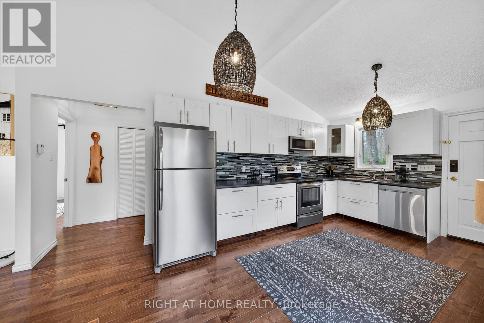 703 Lafontaine Rd W. Route, Tiny, Ontario  L9M 0L6 - Photo 4 - S13090016