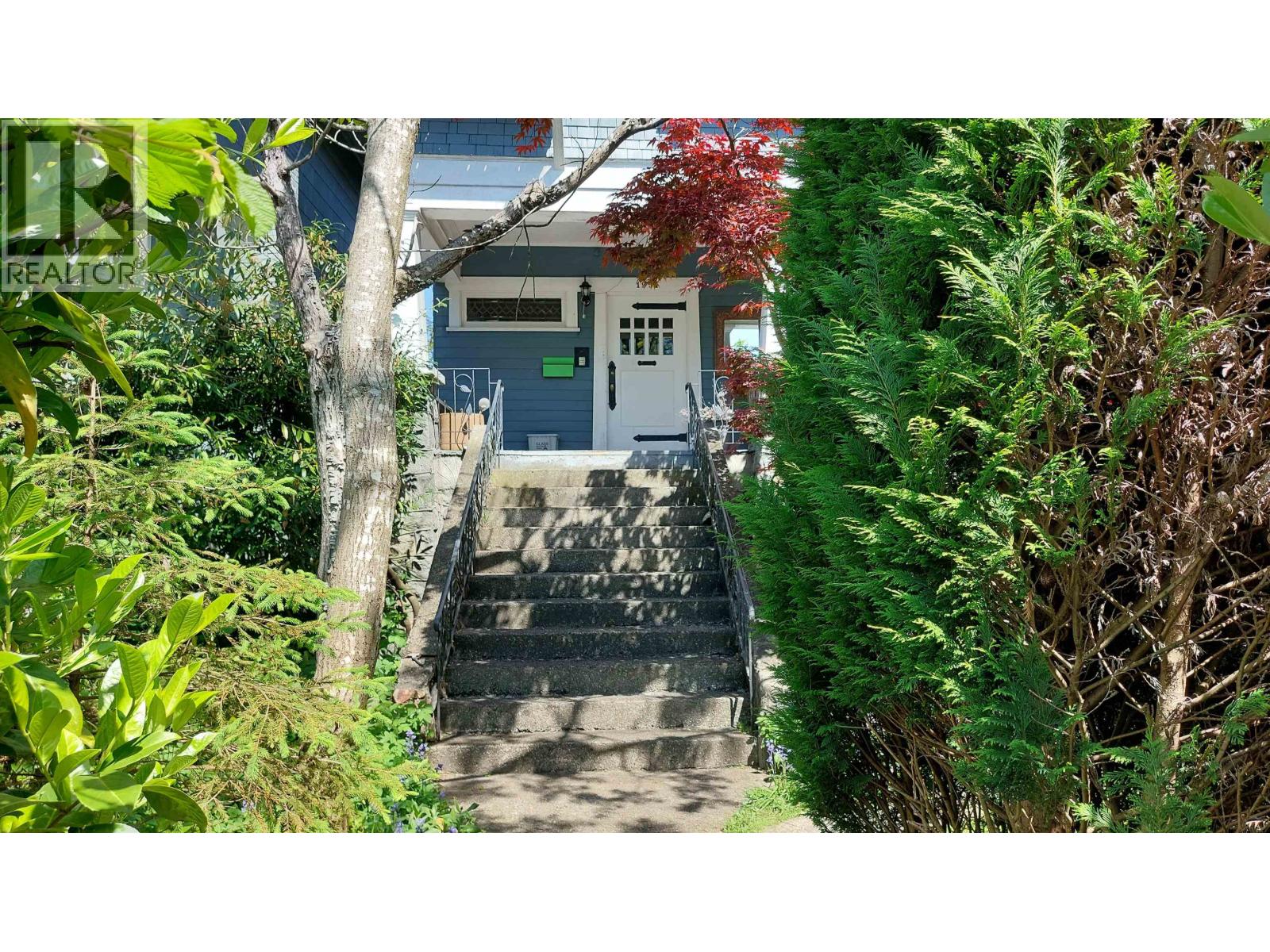 1951 NAPIER STREET, Vancouver, British Columbia