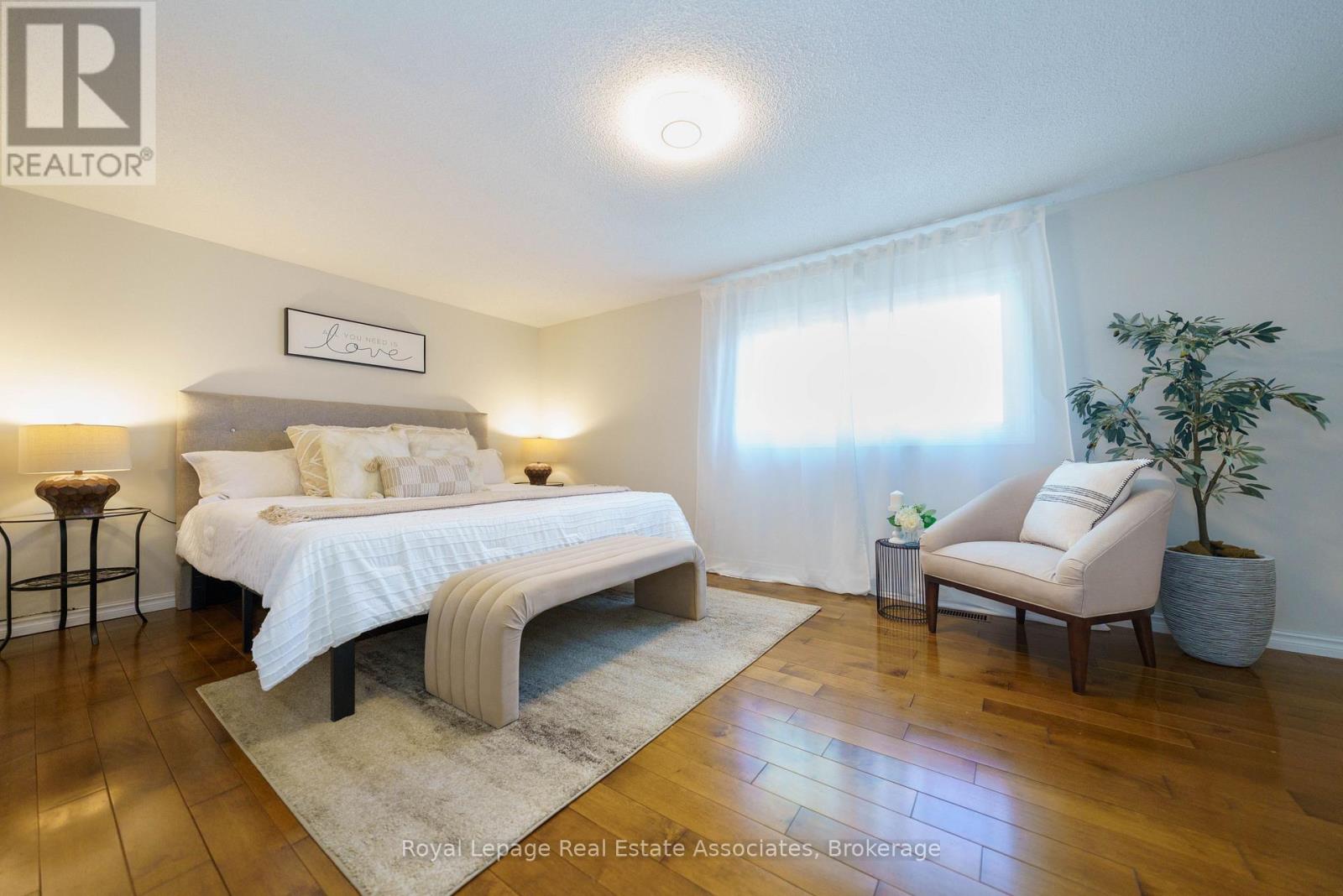 6763 Dolmage Court, Mississauga, Ontario  L5N 4V9 - Photo 12 - W13089966