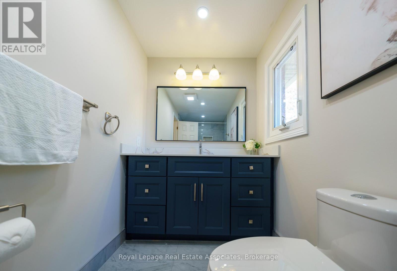 6763 Dolmage Court, Mississauga, Ontario  L5N 4V9 - Photo 17 - W13089966