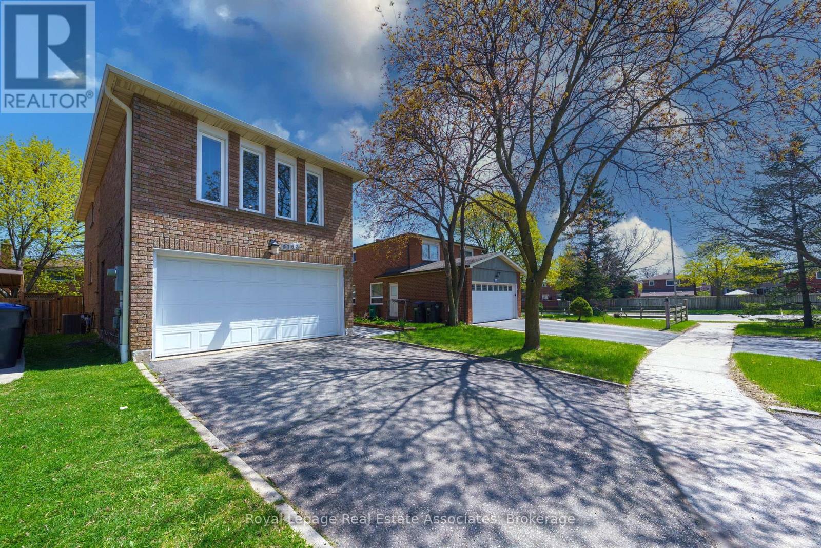 6763 Dolmage Court, Mississauga, Ontario  L5N 4V9 - Photo 2 - W13089966