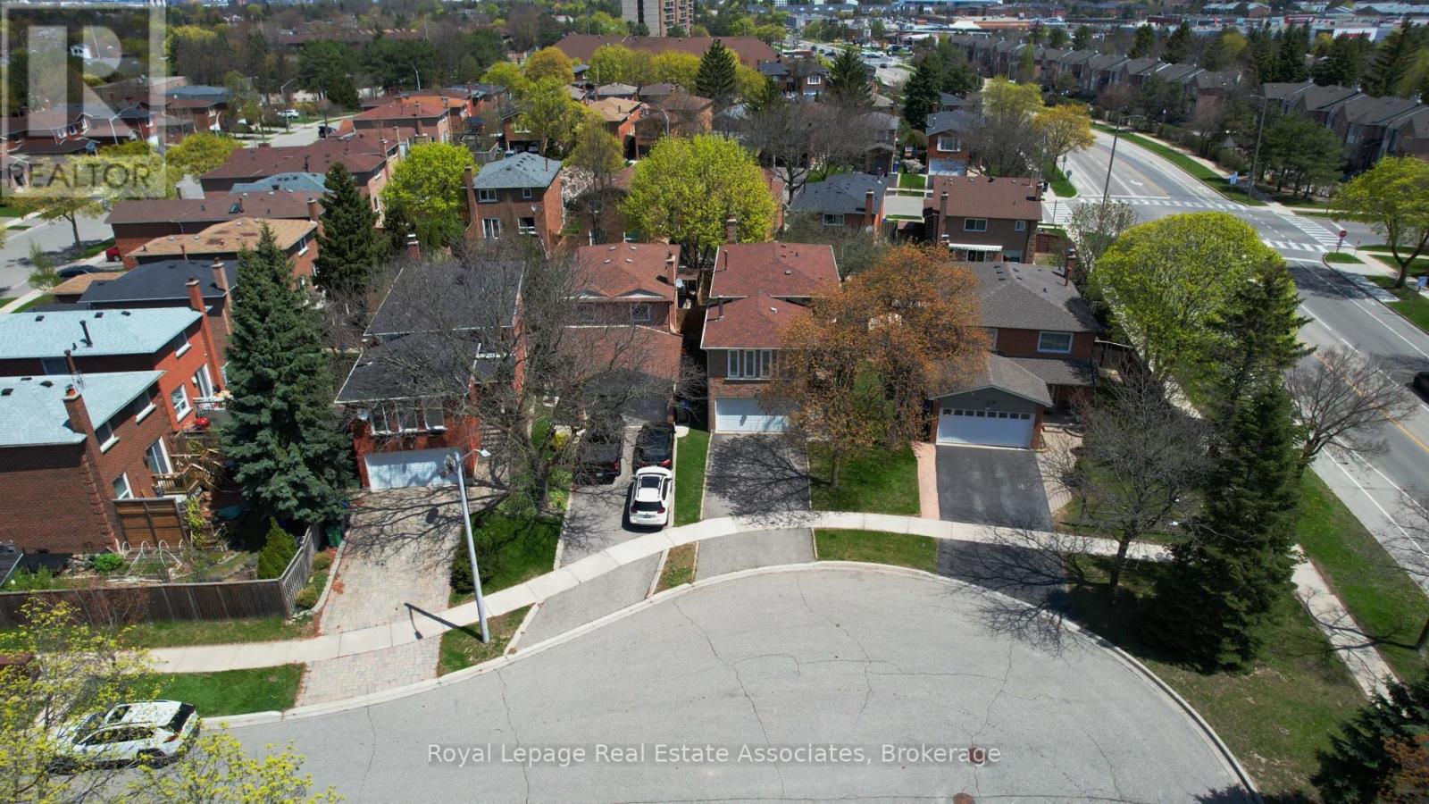 6763 Dolmage Court, Mississauga, Ontario  L5N 4V9 - Photo 25 - W13089966