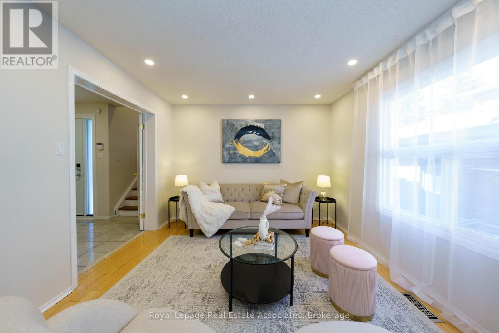 6763 Dolmage Court, Mississauga, Ontario  L5N 4V9 - Photo 4 - W13089966