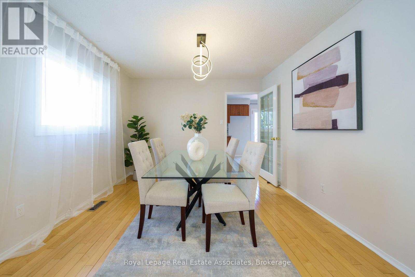 6763 Dolmage Court, Mississauga, Ontario  L5N 4V9 - Photo 5 - W13089966
