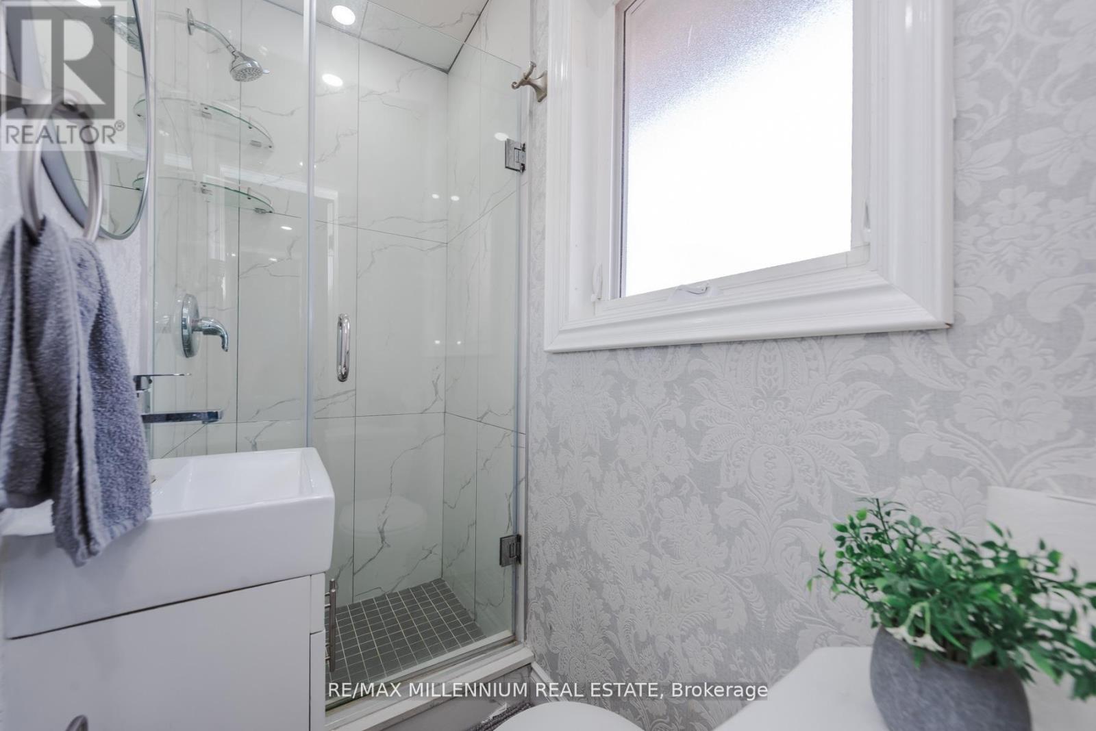 13 Cumberland Drive, Brampton, Ontario  L6V 1W5 - Photo 30 - W13090006