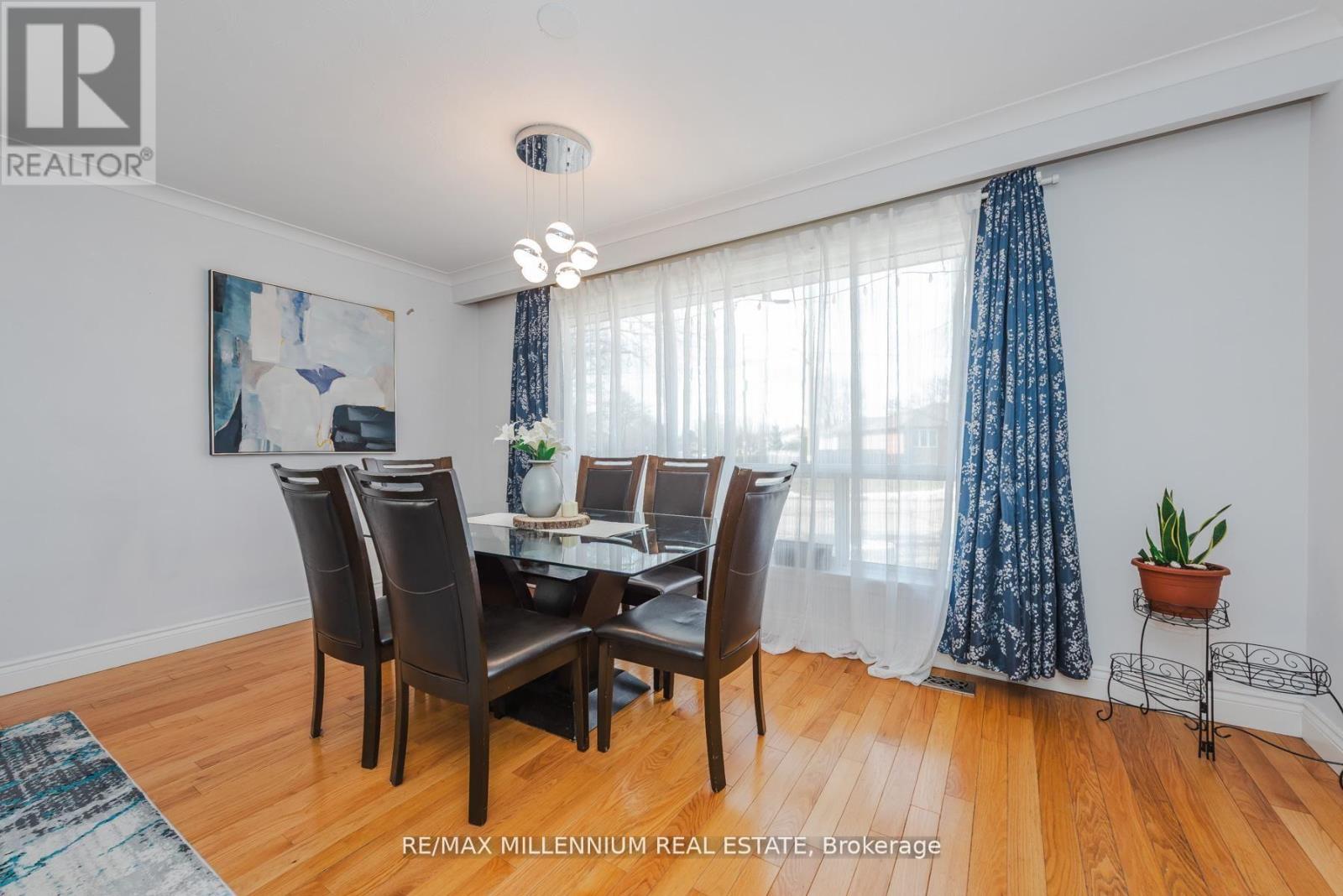 13 Cumberland Drive, Brampton, Ontario  L6V 1W5 - Photo 8 - W13090006