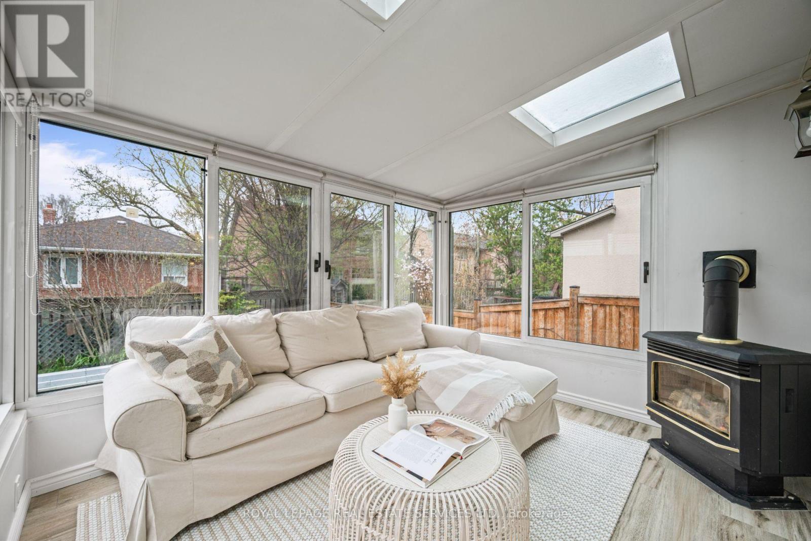 10 Glenellen Drive W, Toronto, Ontario  M8Y 2H3 - Photo 13 - W13090024