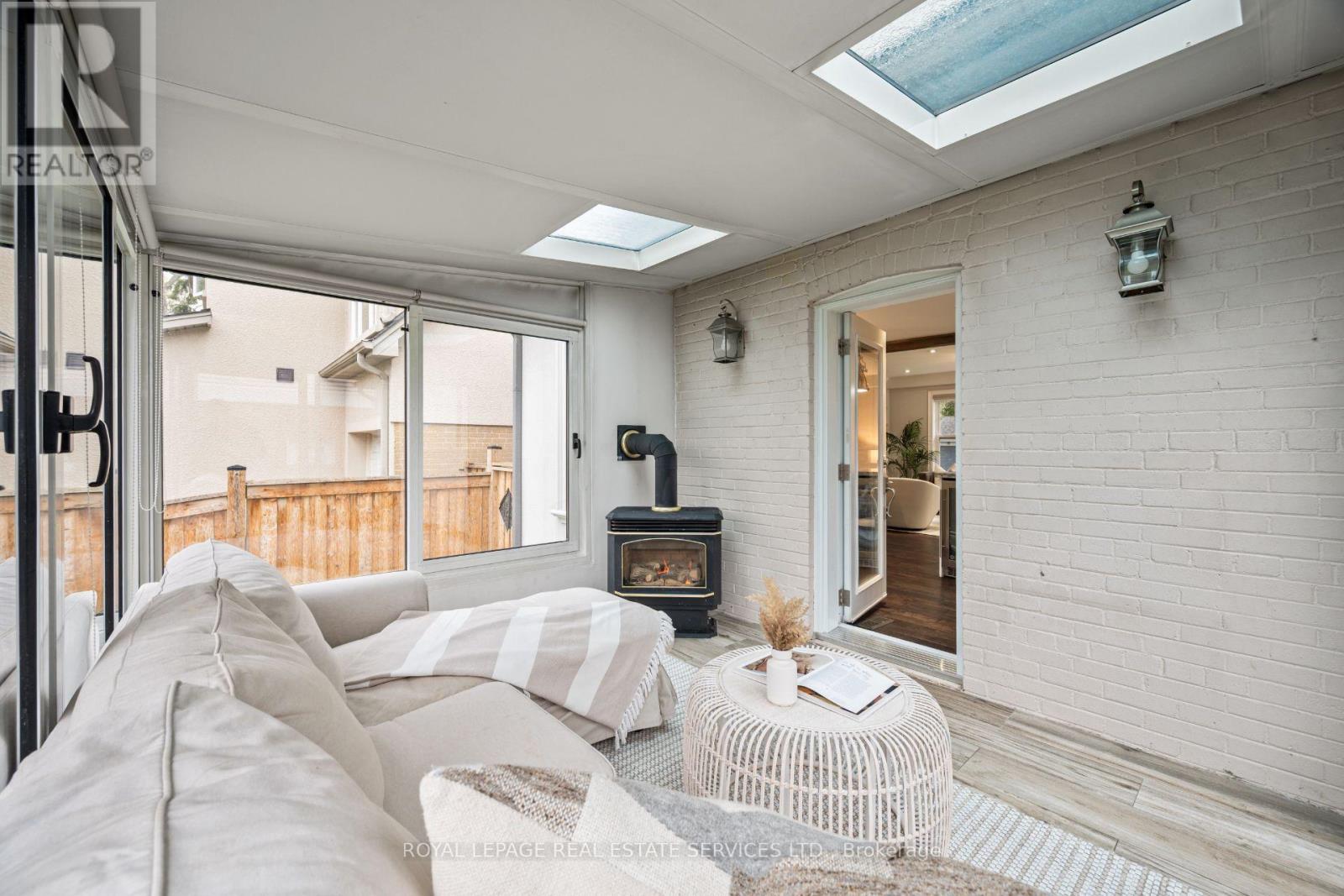 10 Glenellen Drive W, Toronto, Ontario  M8Y 2H3 - Photo 14 - W13090024