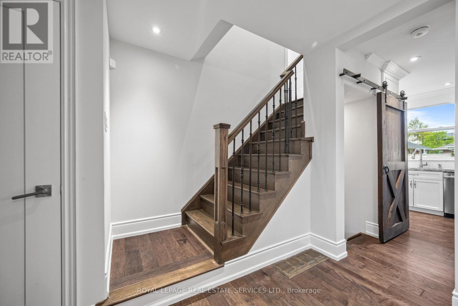 10 Glenellen Drive W, Toronto, Ontario  M8Y 2H3 - Photo 15 - W13090024