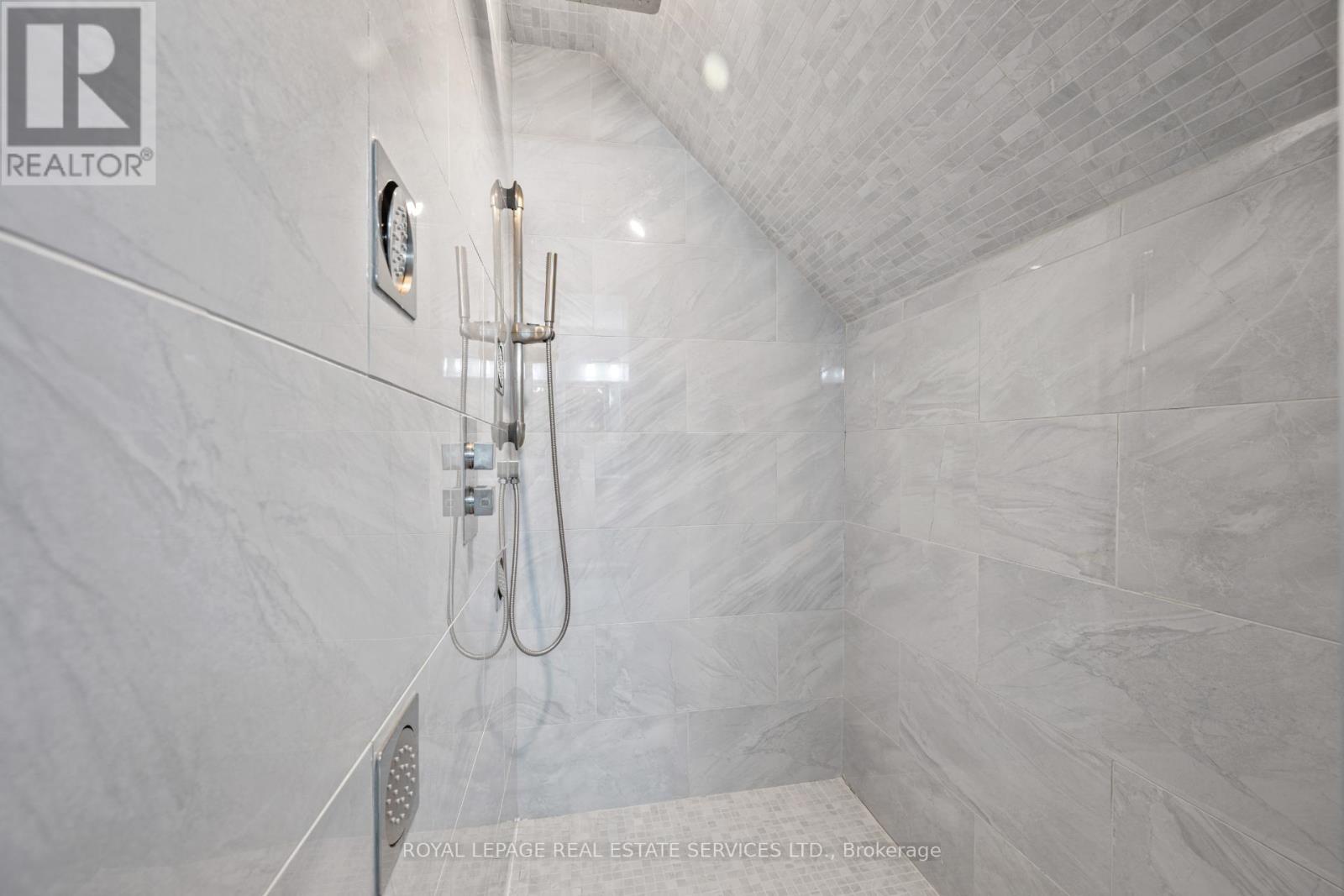 10 Glenellen Drive W, Toronto, Ontario  M8Y 2H3 - Photo 23 - W13090024