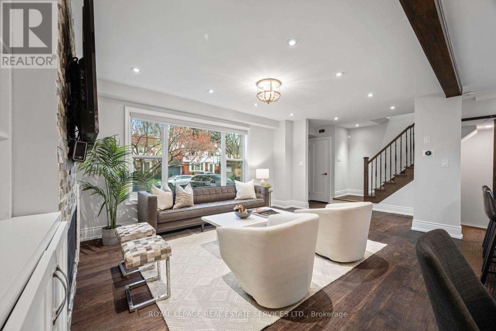 10 Glenellen Drive W, Toronto, Ontario  M8Y 2H3 - Photo 5 - W13090024