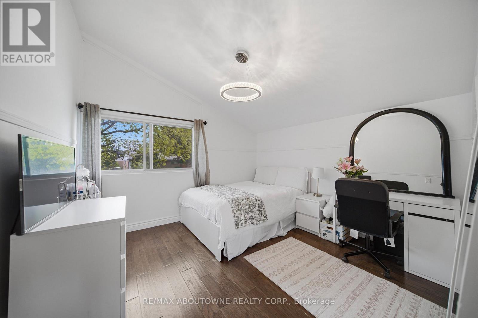 471 Seabourne Drive, Oakville, Ontario  L6L 4E9 - Photo 17 - W13090028