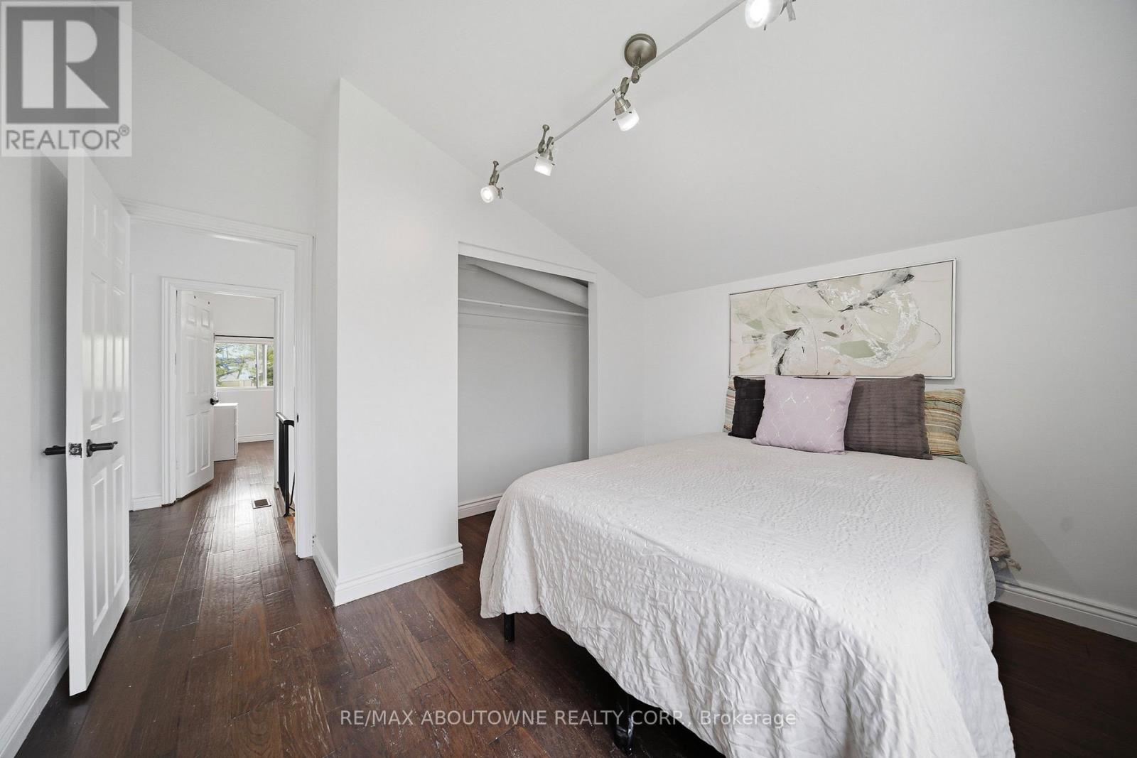 471 Seabourne Drive, Oakville, Ontario  L6L 4E9 - Photo 20 - W13090028