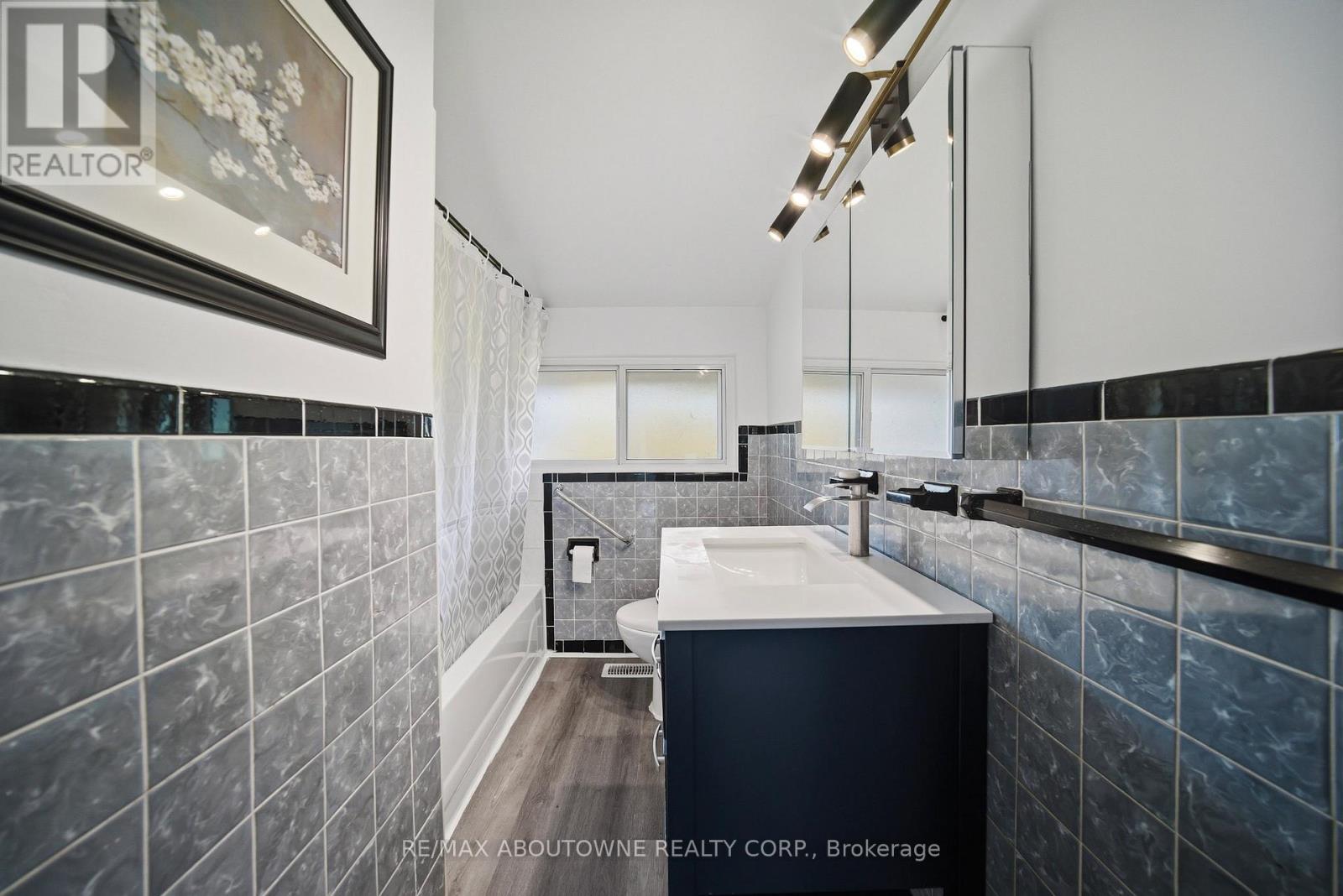 471 Seabourne Drive, Oakville, Ontario  L6L 4E9 - Photo 25 - W13090028